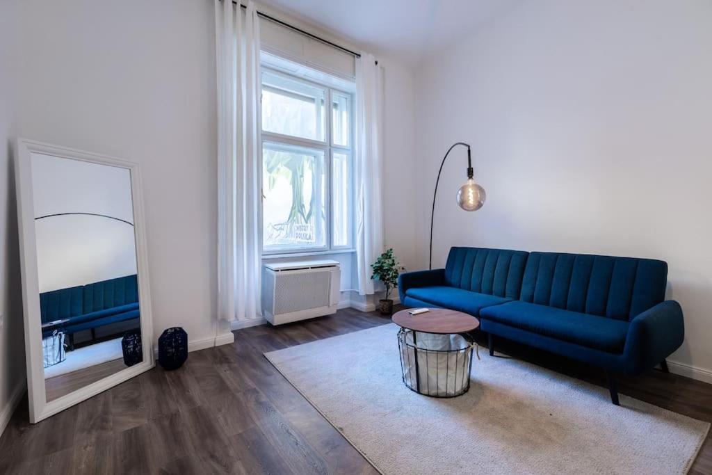 Stylish Central Apartment Будапеща Екстериор снимка