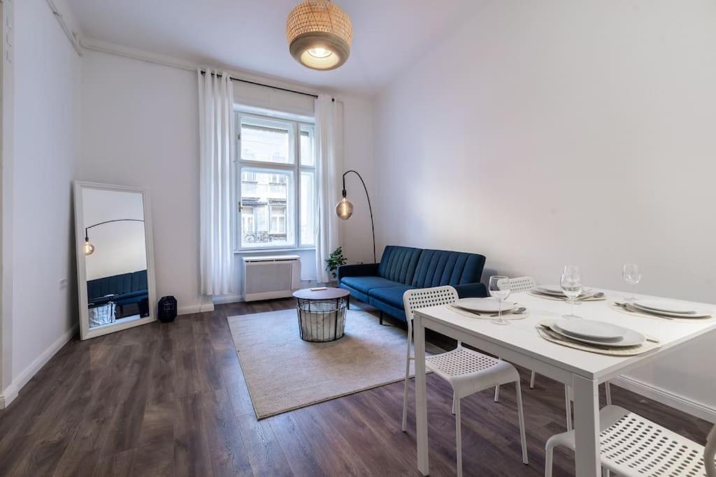 Stylish Central Apartment Будапеща Екстериор снимка