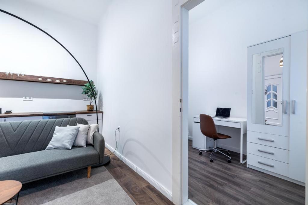 Stylish Central Apartment Будапеща Екстериор снимка
